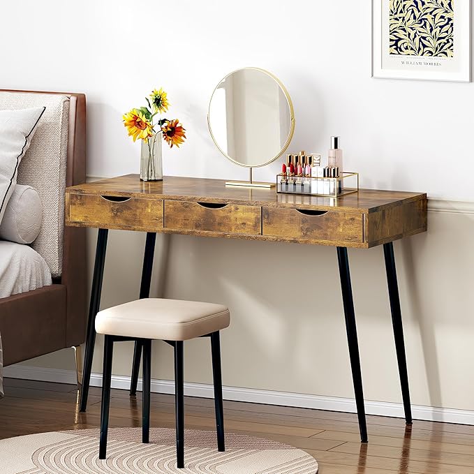 SogesHome 43.3'' Computer Desk, Home Office Work Table with 3-Drawers, Gaming Working Writing Table, Vintage Brown - LeafyLoom