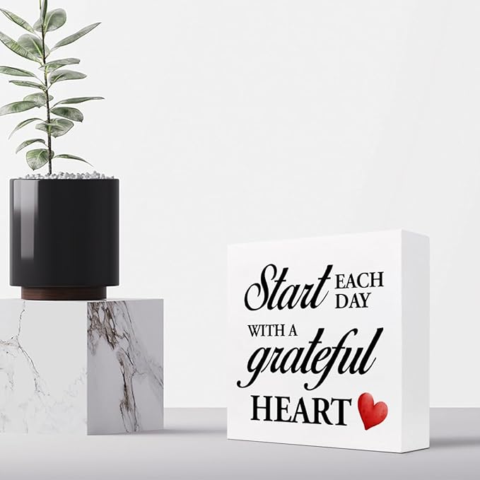 Start Each Day with a Grateful Heart Wood Block Sign Desk Decor,Grateful Table Sign Wooden Box Plaque Sign Desk Decor for Home College Office Shelf Table Decor Decorations - LeafyLoom