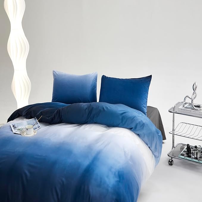 Wellboo Gradient Blue Velvet Comforter Full Fluffy Blue White Bedding Comforters Women Men Ocean Sea Blue Velvet Quilts Modern White and Sky Blue Gradient Flannel Bed Abstract Art Watercolor Comforter - LeafyLoom