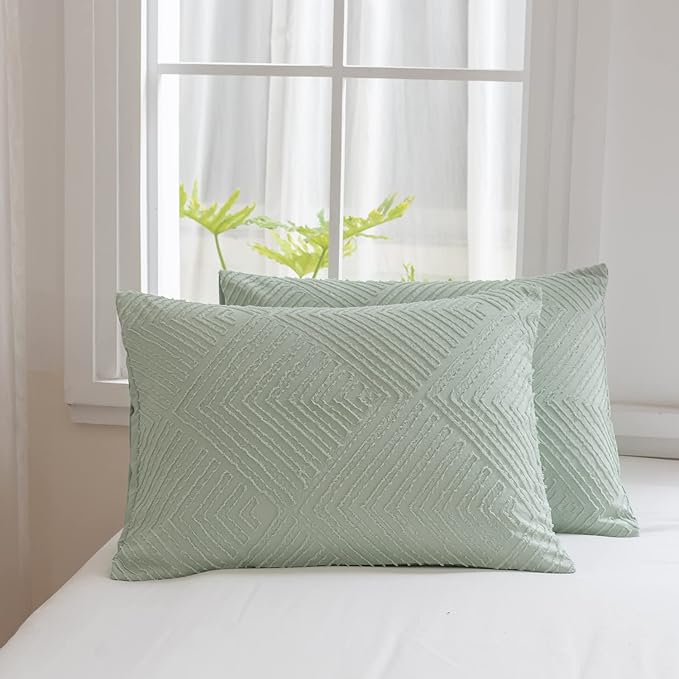 King Size Comforter Set, Sage Green Tufted design King Bed Comforter, Boho Bedding Comforter Extra Fluffy, Ideal for All Seasons 3 Pieces (1 Comforter, 2 Pillowcases) - LeafyLoom