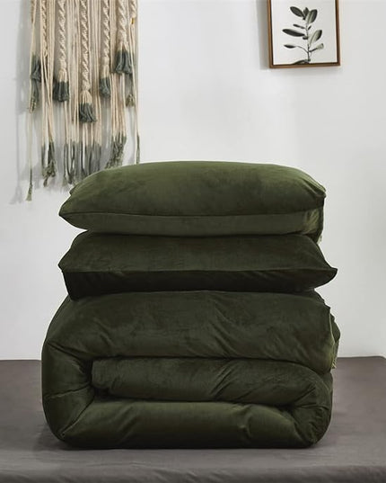 Wellboo Army Green Velvet Comforter Queen Solid Dark Green Fluffy Bedding Comforters Women Men Plain Fluffy Olive Green Soft Quilts Cozy Blackish Green Flannel Blankets Puffy Military Hunter Green Bed - LeafyLoom