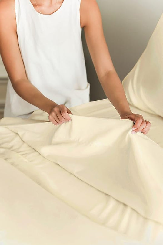 Queen Size 4 Piece Sheet Set - Comfy Breathable & Cooling Sheets - Hotel Luxury Bed Sheets for Women & Men - Deep Pockets, Easy-Fit, Soft & Wrinkle Free Sheets - Off White Oeko-Tex Bed Sheet Set - LeafyLoom