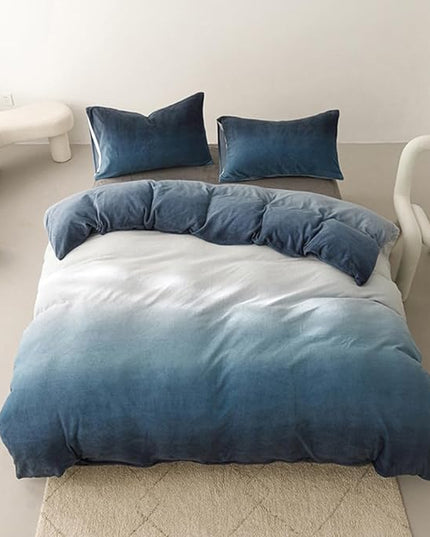 Wellboo Gradient Blue Velvet Comforter Full Fluffy Blue White Bedding Comforters Women Men Ocean Sea Blue Velvet Quilts Modern White and Sky Blue Gradient Flannel Bed Abstract Art Watercolor Comforter - LeafyLoom
