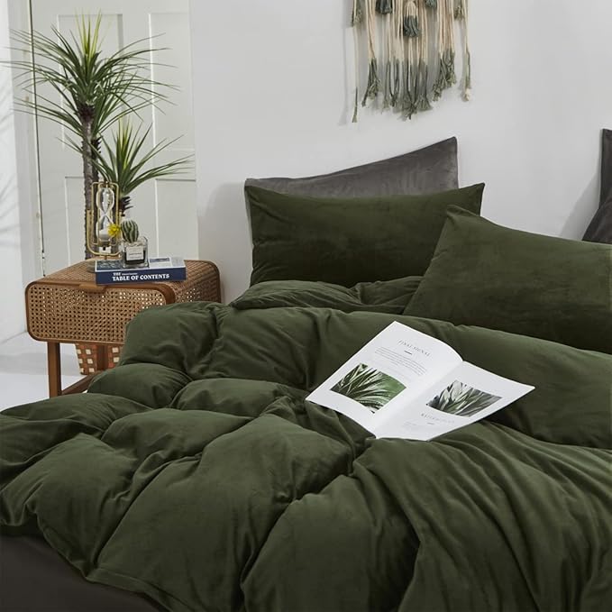 Wellboo Olive Green Velvet Comforter Sets Twin Size Fluffy Army Green Bedding Comforters Soft Women Men Solid Dark Green Flannel Quilt Modern Blackish Green Sherpa Bed Puffy Military Green Blankets - LeafyLoom
