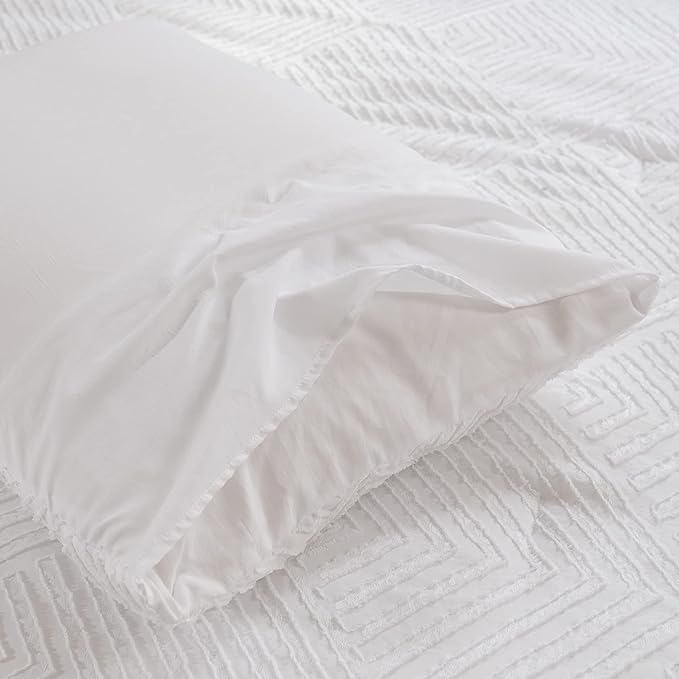 Queen Comforter Set, White Boho Bedding Comforter Sets Extra Fluffy, Tufted Design Bed Comforter 3 Pieces (1 Comforter, 2 Pillowcases) - LeafyLoom