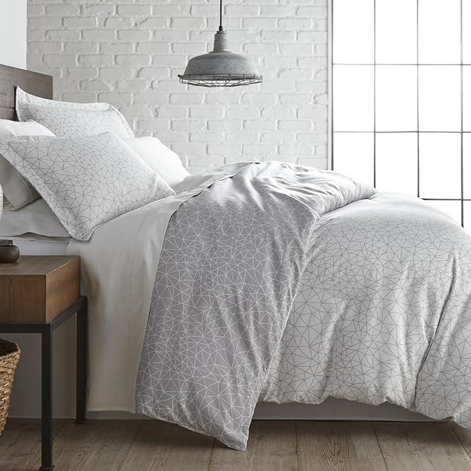Southshore Fine Living, Inc. King/California King Size Comforter Set with 2 Pillow Shams, Reversible Geometric Print is 2 Colors in 1 - Alternative Down Comforter for King Beds, Grey & White - LeafyLoom