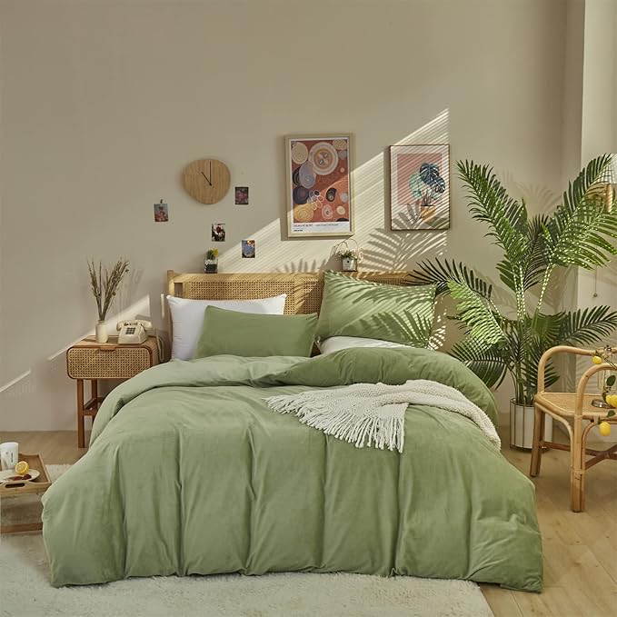 Wellboo Sage Green Velvet Comforter Sets Queen Light Green Fluffy Bedding Solid Color Flannel Quilt Women Men Grass Green Comforters Micromink Sherpa Fuzzy Warm Bed Girls Boys Dorm Plush Bedding Soft - LeafyLoom