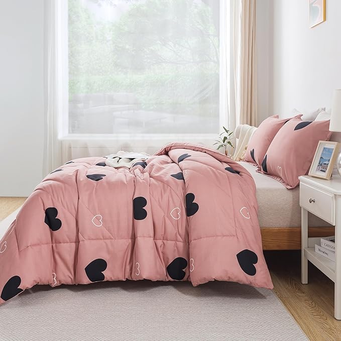 Love Pattern Girls Pink Comforter Set King Size, Cameo Brown Cute Love Heart Sexy Comforter Bedding Set for All Seasons, Soft Microfiber 3 Pieces Comforter Set with Pillowcases - LeafyLoom