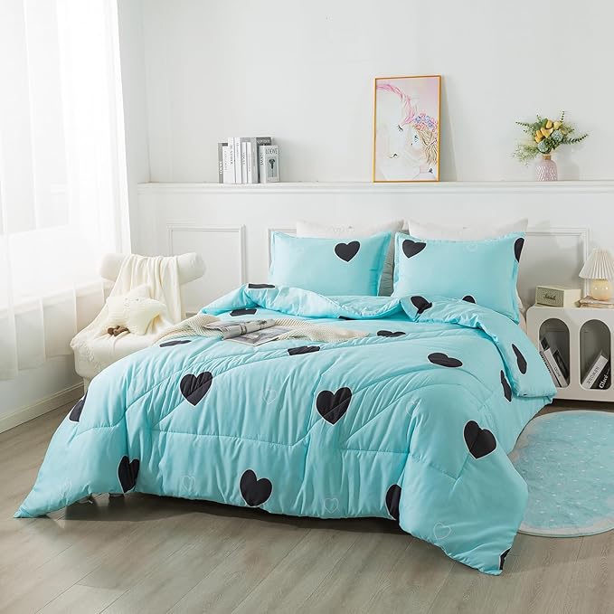 Love Pattern Girls Comforter Set King Size, Sky Blue Cute Love Heart Print Comforter Bedding Set for All Seasons, Geometric Soft Microfiber 3 Pieces Comforter Set with Pillowcases - LeafyLoom