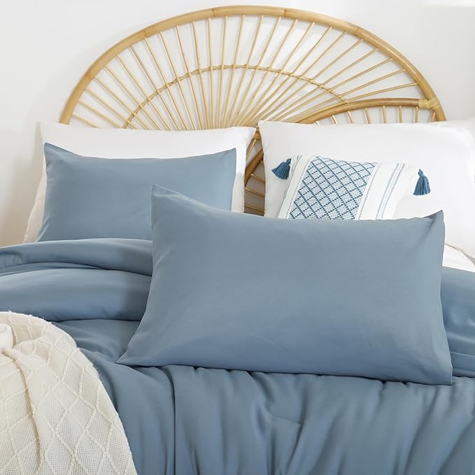 Dusty Blue Comforter Set King Size - 3 Pieces Lightweight Solid Grayish Blue Bedding Comforter Set - All Season Fluffy Microfiber Bed Set (1 Comforter, 2 Pillowcases) - LeafyLoom