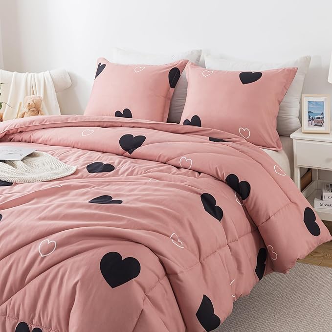 Love Pattern Girls Pink Comforter Set King Size, Cameo Brown Cute Love Heart Sexy Comforter Bedding Set for All Seasons, Soft Microfiber 3 Pieces Comforter Set with Pillowcases - LeafyLoom