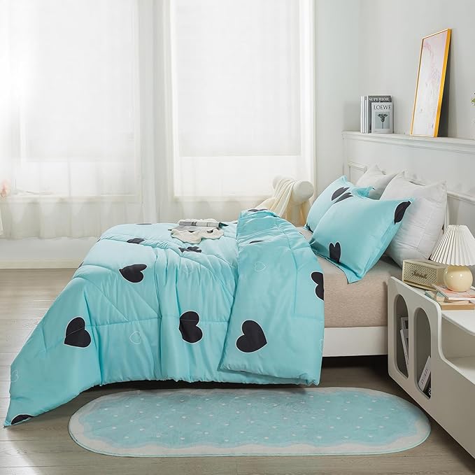 Love Pattern Girls Comforter Set King Size, Sky Blue Cute Love Heart Print Comforter Bedding Set for All Seasons, Geometric Soft Microfiber 3 Pieces Comforter Set with Pillowcases - LeafyLoom