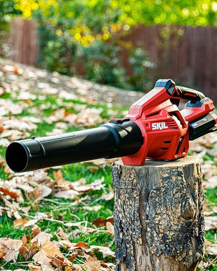 SKIL PWR CORE 40 Brushless 40V 530 CFM Cordless Leaf Blower Kit, Variable Speed with Power Boost, Includes 2.5Ah Battery and Auto PWR Jump Charger- BL4713C-11 - LeafyLoom
