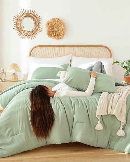 ROSGONIA King Size Sage Green Comforter Set - 3 Piece Bedding Set with Boho Style, Lightweight Down Alternative Comforter, Cozy Blanket Bedspreads Quilt for All Seasons - LeafyLoom