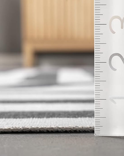 nuLOOM Sharri Modern Striped Machine Washable Ultra Thin Area Rug, 4' x 6', Grey - LeafyLoom