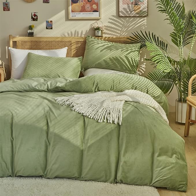 Wellboo Sage Green Velvet Comforter Sets Queen Light Green Fluffy Bedding Solid Color Flannel Quilt Women Men Grass Green Comforters Micromink Sherpa Fuzzy Warm Bed Girls Boys Dorm Plush Bedding Soft - LeafyLoom