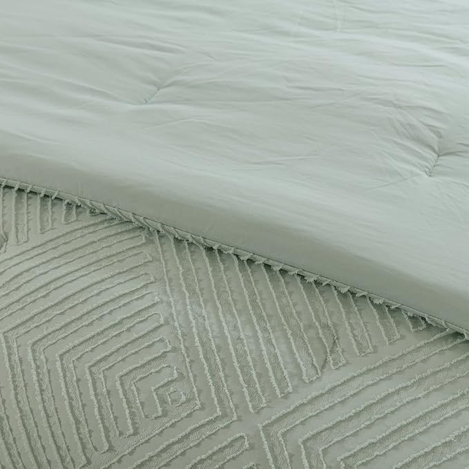 King Size Comforter Set, Sage Green Tufted design King Bed Comforter, Boho Bedding Comforter Extra Fluffy, Ideal for All Seasons 3 Pieces (1 Comforter, 2 Pillowcases) - LeafyLoom