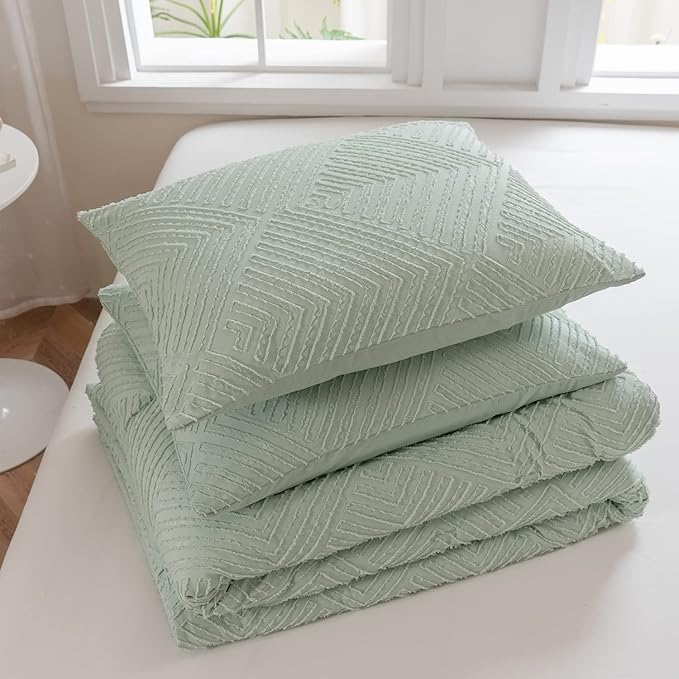 King Size Comforter Set, Sage Green Tufted design King Bed Comforter, Boho Bedding Comforter Extra Fluffy, Ideal for All Seasons 3 Pieces (1 Comforter, 2 Pillowcases) - LeafyLoom