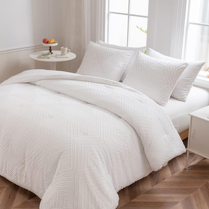 Queen Comforter Set, White Boho Bedding Comforter Sets Extra Fluffy, Tufted Design Bed Comforter 3 Pieces (1 Comforter, 2 Pillowcases) - LeafyLoom