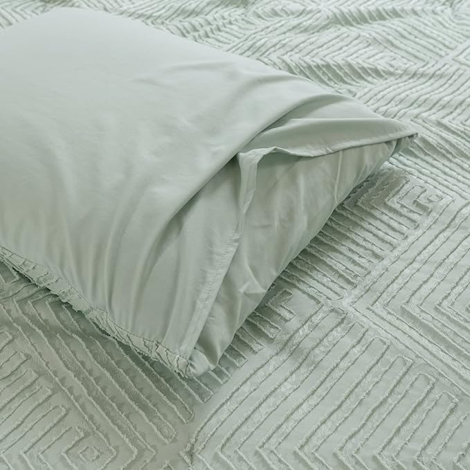 Full Comforter Set, Tufted Sage Green Comforter Set Full, Boho Bedding Comforter Sets Extra Fluffy, Ideal for All Seasons 3 Pieces (1 Comforter, 2 Pillowcases) - LeafyLoom