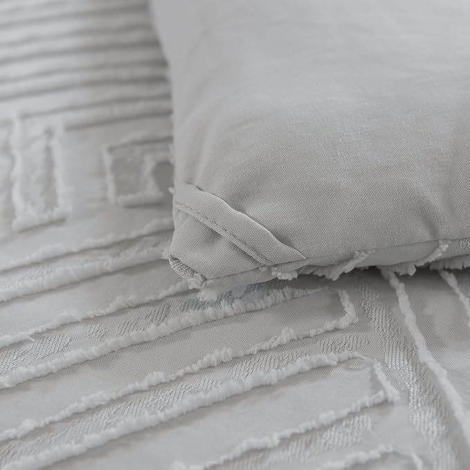 Twin/Twin XL Comforter Set, Light Grey Tufted Twin Size Bed Comforter Set for Girls Boys, Lightweight Kids Comforter Sets All Seasons (1Comforter 68"x90" & 1 Pillowcase 20''X26) - LeafyLoom