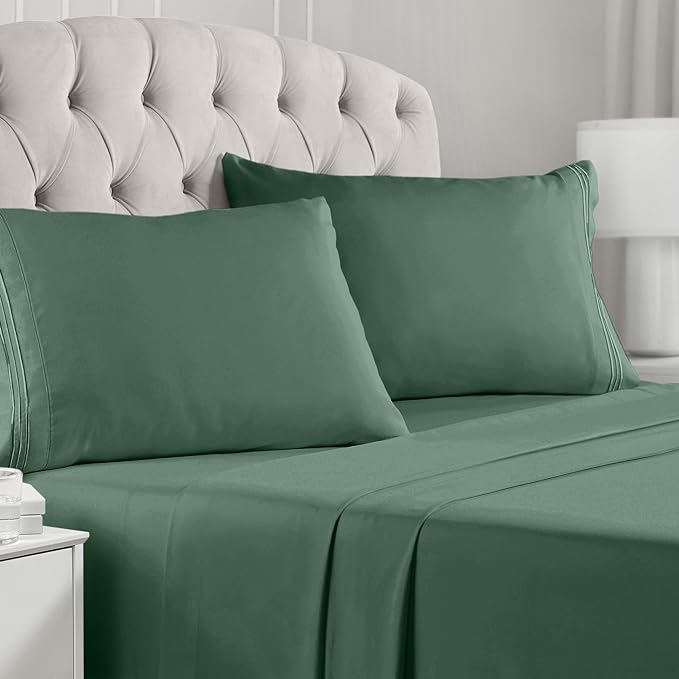 Mellanni Queen Sheets Set - 4 PC Iconic Collection Bedding Sheets & Pillowcases - Hotel Luxury, Extra Soft, Cooling Bed Sheets - Deep Pocket up to 16 inch (Queen, Emerald Green) - LeafyLoom