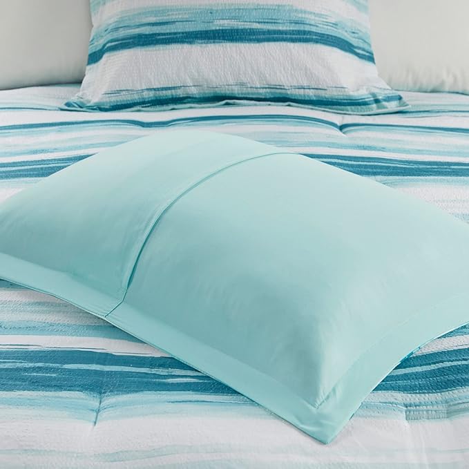 Madison Park Marina Comforter Quilt Combo Set - Modern Luxury Design, All Season Down Alternative Bedding, Matching Shams, Decorative Pillows, King/Cal King(104"x92"), Aqua 8 Piece - LeafyLoom