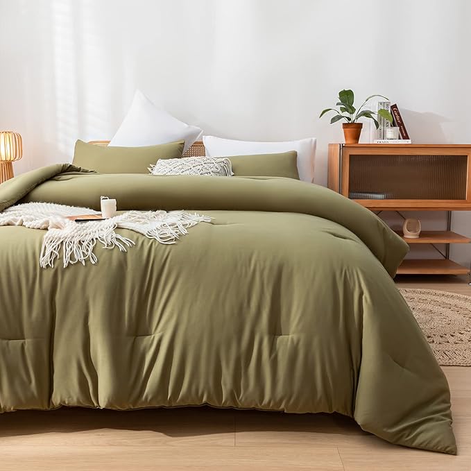 Olive Green Queen Comforter Set 3PCS Farmhouse Bed Comforter Set Queen Size Soft Lightweight Down Alternative Microfiber Comforter for All Season (1 Comforter, 2 Pillowcases) - LeafyLoom
