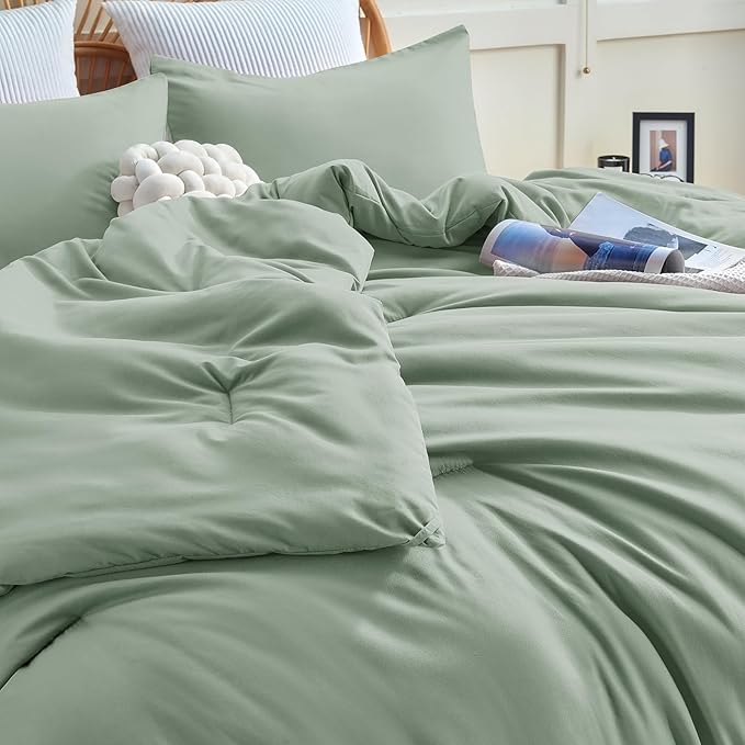 CozyLux Sage Green Comforter Set Queen Size, 3 Pieces Solid Breathable Quilted Style Bedding Sets, Luxury Fluffy Soft Microfiber Comforter for All Season(1 Comforter & 2 Pillowcases) - LeafyLoom
