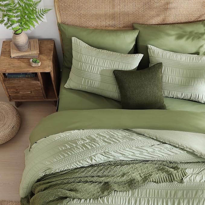CASAAGUSTO King Size Comforter Set, 7 Pieces Sage Green Seersucker Bed in a Bag King Soft All Seasons, King Bedding Sets with Comforter, Flat Sheet, Fitted Sheet, 2 Pillow Shams, 2 Pillowcases - LeafyLoom