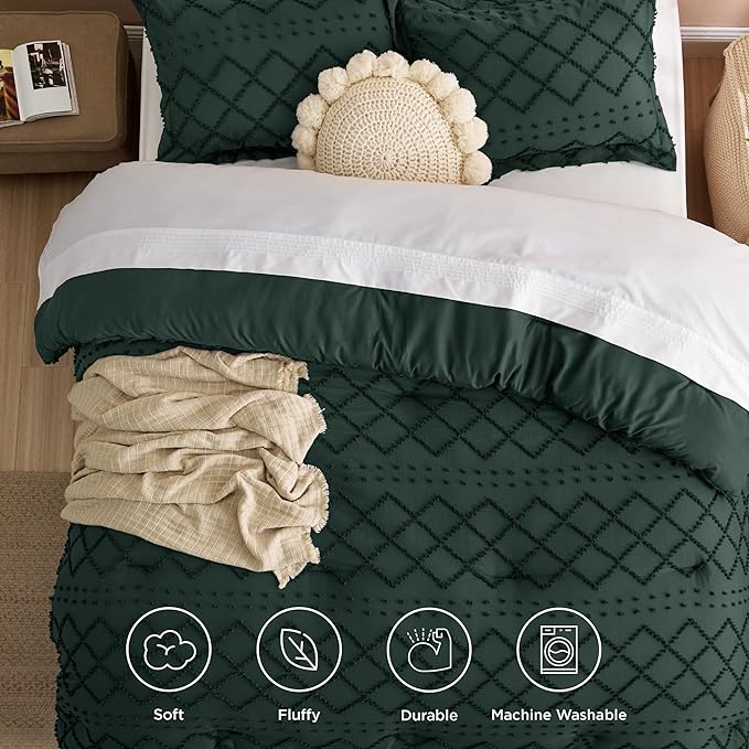Bedsure Queen Comforter Set - Dark Emerald Green Comforter, Forest Green Boho Tufted Shabby Chic Bedding Comforter Set, 3 Pieces Vintage Farmhouse Bed Set with 2 Pillow Shams for All Seasons - LeafyLoom