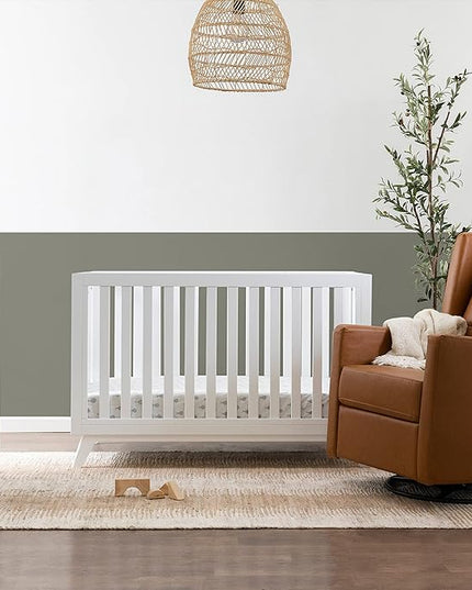 DaVinci Otto 3-in-1 Convertible Crib in White, Greenguard Gold Certified - LeafyLoom