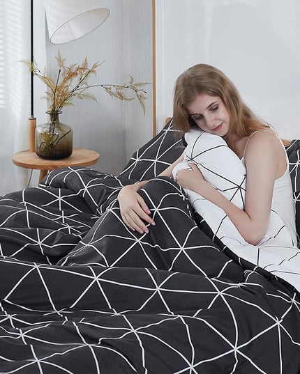 Black & White Comforter Bed in a Bag King for Kids Adults, 3Pcs Reversible Geometric Bedding Set with 2 Pillow Shams for All Seasons (King,104x90inches) - LeafyLoom