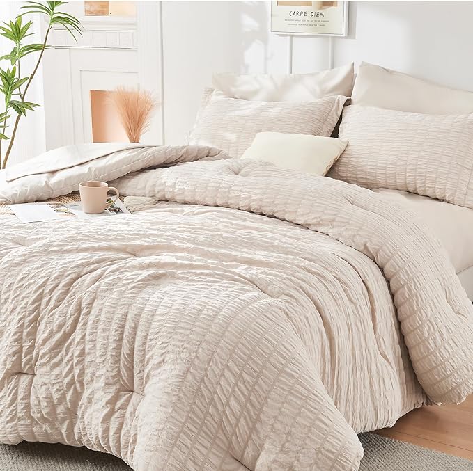 HYMOKEGE Seersucker King Size Comforter Set 3 Pieces, Lightweight Comforter Sets for Bedding, Bed Set with 1 All Season Soft Down Alternative Comforter and 2 Pillow Shams, Beige - LeafyLoom