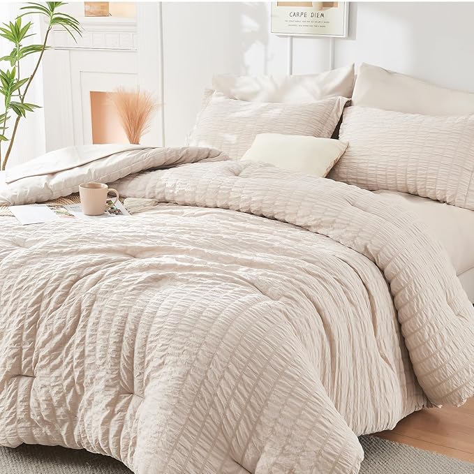 HYMOKEGE Seersucker Queen Comforter Set 3 Pieces, Lightweight Comforter Sets for Bedding, Bed Set with 1 All Season Soft Down Alternative Comforter and 2 Pillow Shams, Beige - LeafyLoom