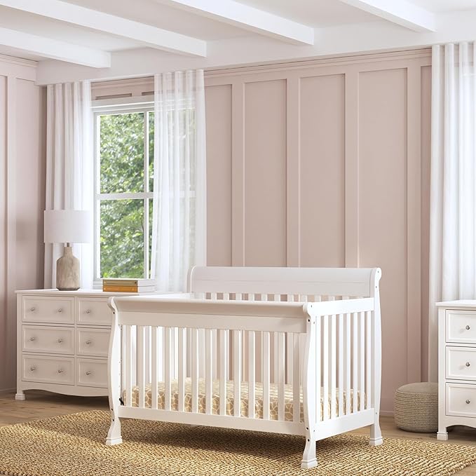 DaVinci Kalani 4-in-1 Convertible Crib in White, Greenguard Gold Certified - LeafyLoom
