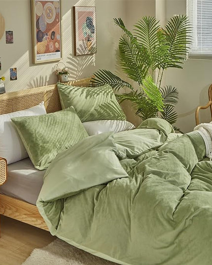 Wellboo Sage Green Velvet Comforter Sets Queen Light Green Fluffy Bedding Solid Color Flannel Quilt Women Men Grass Green Comforters Micromink Sherpa Fuzzy Warm Bed Girls Boys Dorm Plush Bedding Soft - LeafyLoom