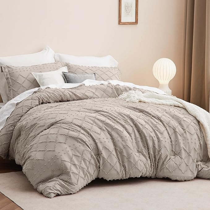 Bedsure Queen Comforter Set - Linen Comforter, Boho Tufted Shabby Chic Bedding Comforter Set, 3 Pieces Vintage Farmhouse Bed Set for All Seasons, Fluffy Soft Bedding Set with 2 Pillow Shams - LeafyLoom