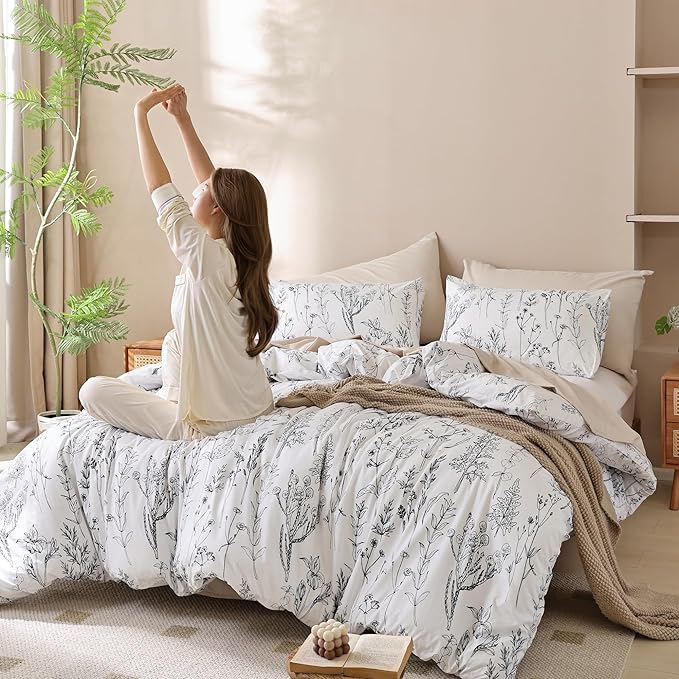 JANZAA Bedding Comforter Sets White Floral Comforter Set Full Size Bed Set with 2 Pillow Cases for All Seasons - LeafyLoom