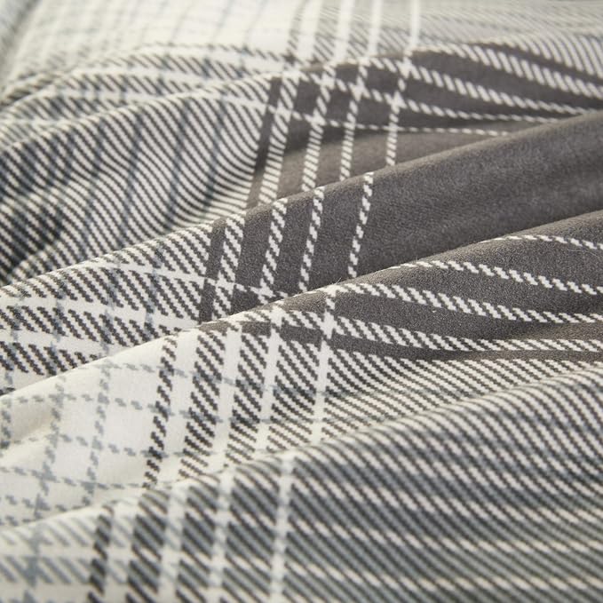 Woolrich Comforter Set, Cabin Lodge, Warm Cover for Colder Season, Modern Cottage-Inspired Down Alternative Ultra Soft Microfiber Bedding, Matching Sham, Plaid Grey King 3 Piece - LeafyLoom