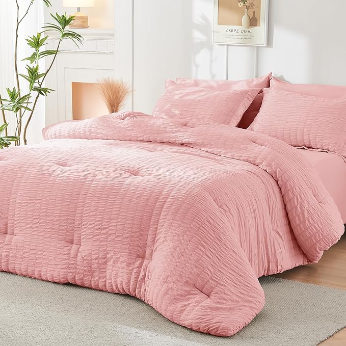 HYMOKEGE Seersucker Twin Comforter Set 3 Pieces, Lightweight Comforter Sets for Bedding, Bed Set with 1 All Season Soft Down Alternative Comforter and 2 Pillow Shams, Pink - LeafyLoom
