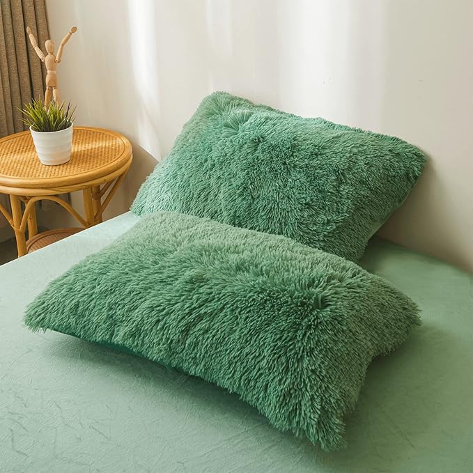 FOPPA Green Plush Comforter Cover Set Queen - Ultra Soft Faux Fur Green Bedding Sets 3 Pieces (1 Fluffy Duvet Cover + 2 Shaggy Pillow case) Fluffy Bed Set (Green, Queen) - LeafyLoom