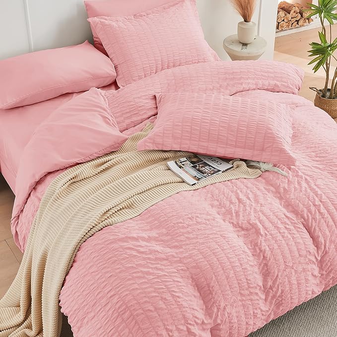 HYMOKEGE Seersucker King Size Comforter Set 3 Pieces, Lightweight Comforter Sets for Bedding, Bed Set with 1 All Season Soft Down Alternative Comforter and 2 Pillow Shams, Pink - LeafyLoom