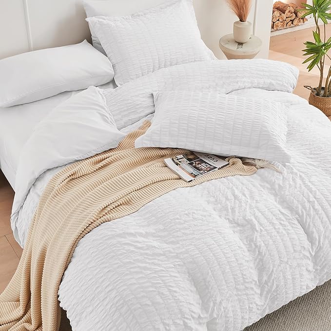HYMOKEGE Seersucker Queen Comforter Set 3 Pieces, Lightweight Comforter Sets for Bedding, Bed Set with 1 All Season Soft Down Alternative Comforter and 2 Pillow Shams, White - LeafyLoom