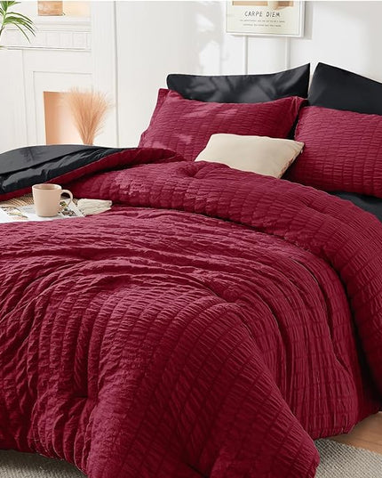 HYMOKEGE Seersucker Queen Comforter Set 3 Pieces, Lightweight Comforter Sets for Bedding, Bed Set with 1 All Season Soft Down Alternative Comforter and 2 Pillow Shams, Red and Black - LeafyLoom