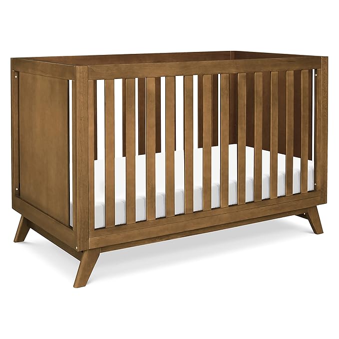 DaVinci Otto 3-in-1 Convertible Crib in Walnut, Greenguard Gold Certified - LeafyLoom