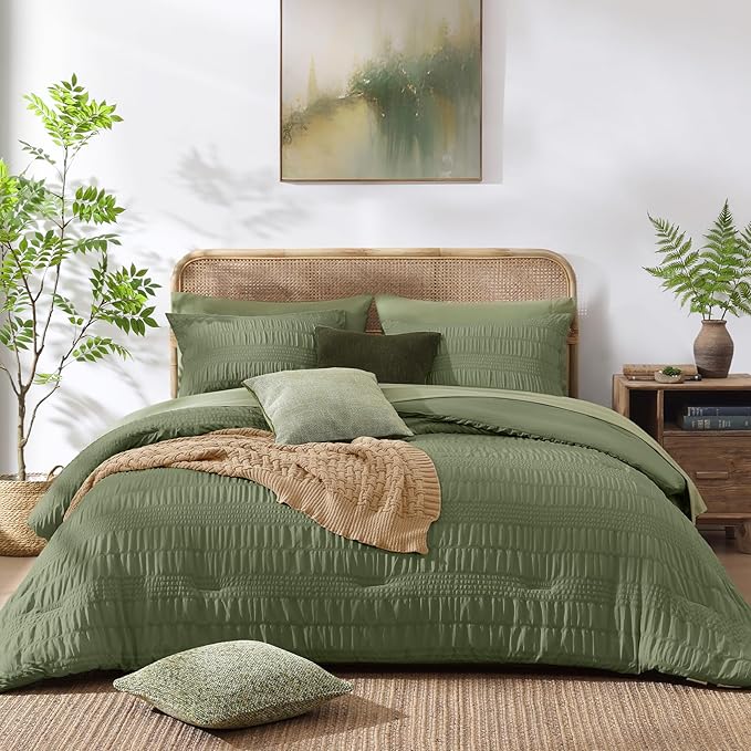 CASAAGUSTO Twin XL comforter Set, 5 Pieces Olive Green Seersucker Bed in a Bag Twin XL Soft All Seasons, Twin XL Bedding Sets with Comforter, Flat Sheet, Fitted Sheet, 1 Pillow Sham, 1 Pillowcase - LeafyLoom