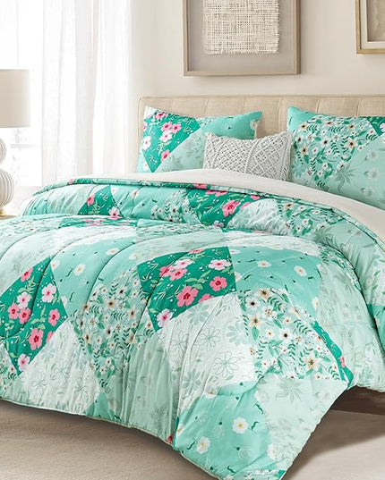 Whale Flotilla Queen Full Comforter Set, Soft Reversible Light Green Bedding Comforter Set with Boho Pattern, 1 Micoriber Patchwork Comforter and 2 Pillow Shams, 3 Pieces - LeafyLoom