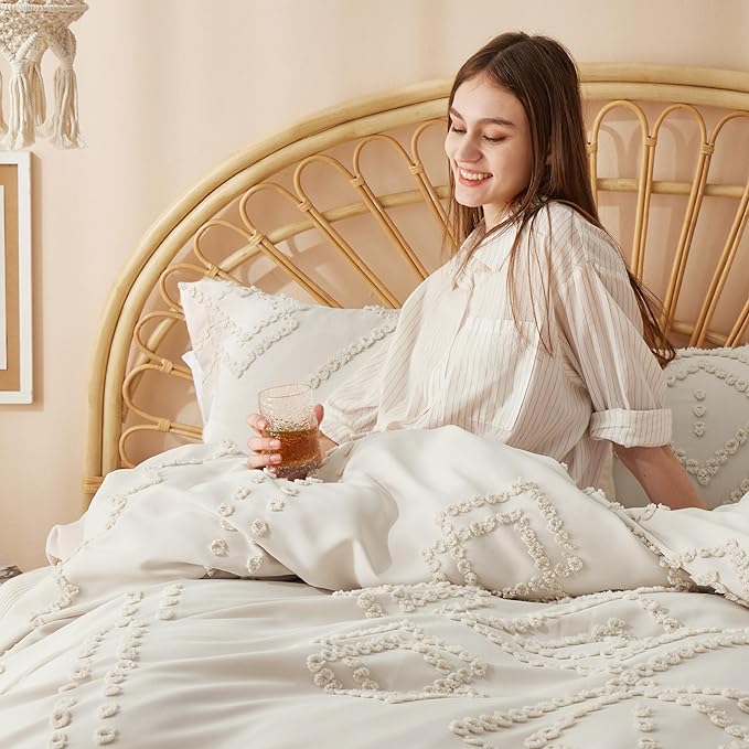 Bedsure Boho Comforter Set Queen - Beige Tufted Bedding Comforter Set, 3 Pieces Farmhouse Shabby Chic Embroidery Bedding Set, Soft Geometric Pattern Comforter for All Seasons - LeafyLoom