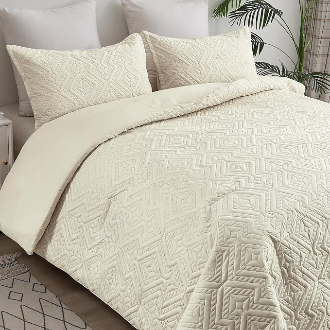 WONGS BEDDING Beige Comforter Set King Size(104"×90"), Reversible Boho Geometric Textured Bedding Comforter Sets - 3 Pieces Soft Microfiber Ultrasonic Bedding with 2 Pillow Cases - LeafyLoom